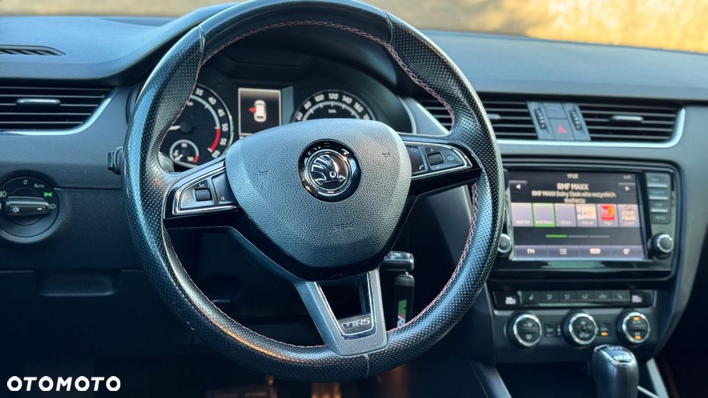 Skoda Octavia 2.0 TDI (Green tec) DSG RS - 25