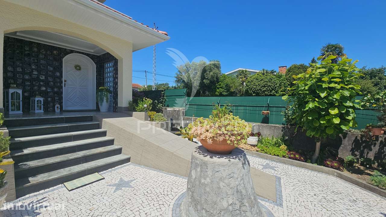 Moradia Classica 4 quartos - Recentemente remodelada - Grande imagem: 2/24