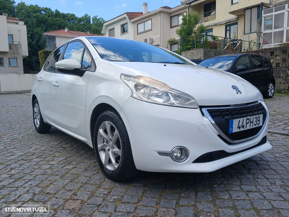 Peugeot 208 1.4 HDi Active - 1