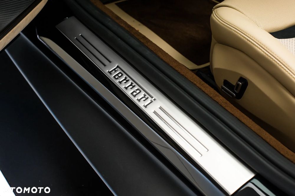 Ferrari Roma Spider - 34