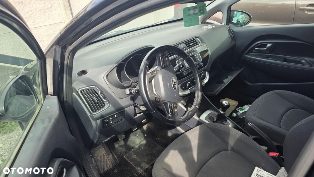 Kia Rio 1.2 L - 4
