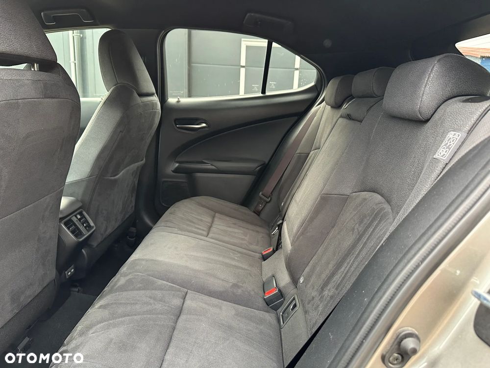 Lexus UX 250h GPF Business 2WD - 32