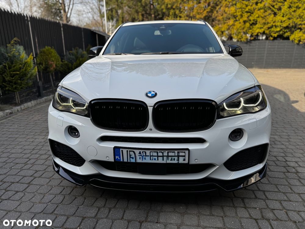 BMW X5 xDrive50i Sport-Aut - 2