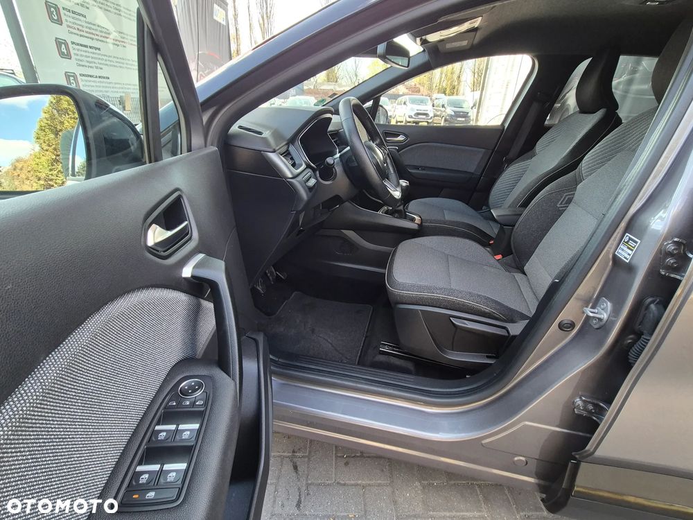 Renault Captur TCe Mild Hybrid 140 GPF TECHNO FAST TRACK - 24