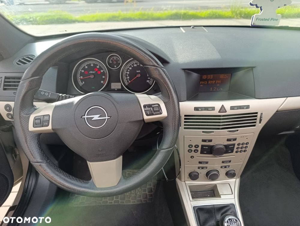Opel Astra 2.0 T Cosmo - 13