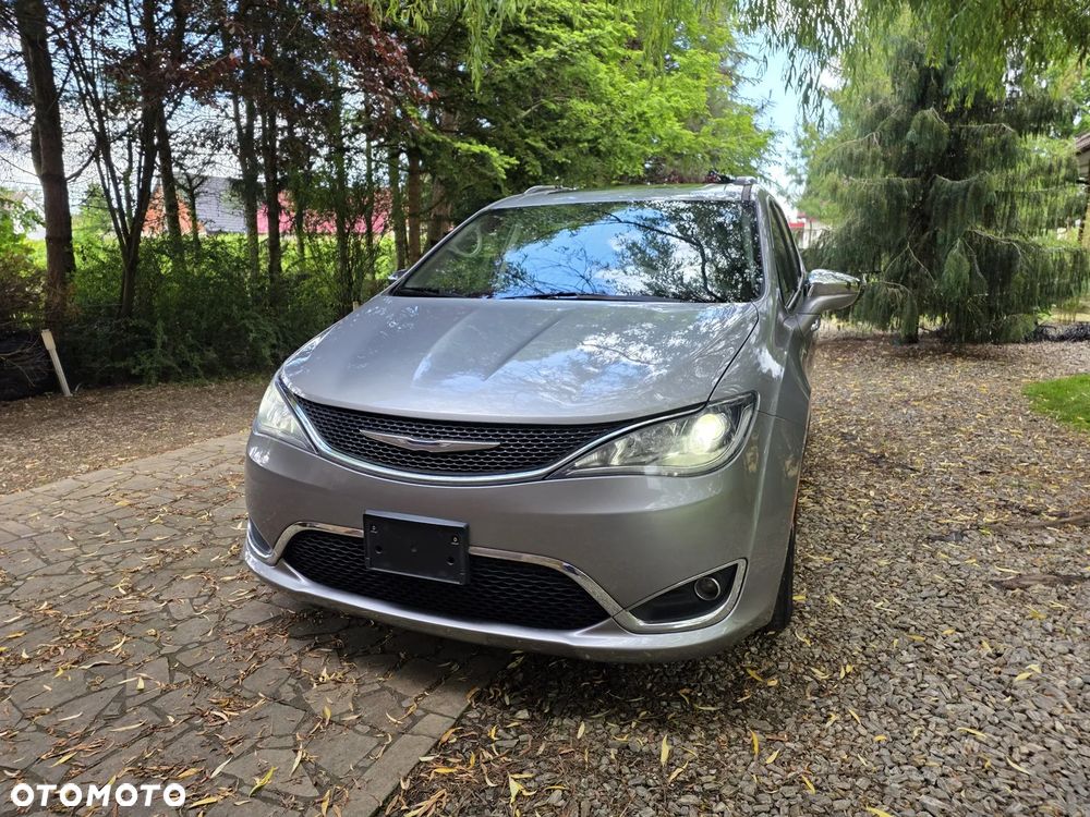 Chrysler Pacifica - 4