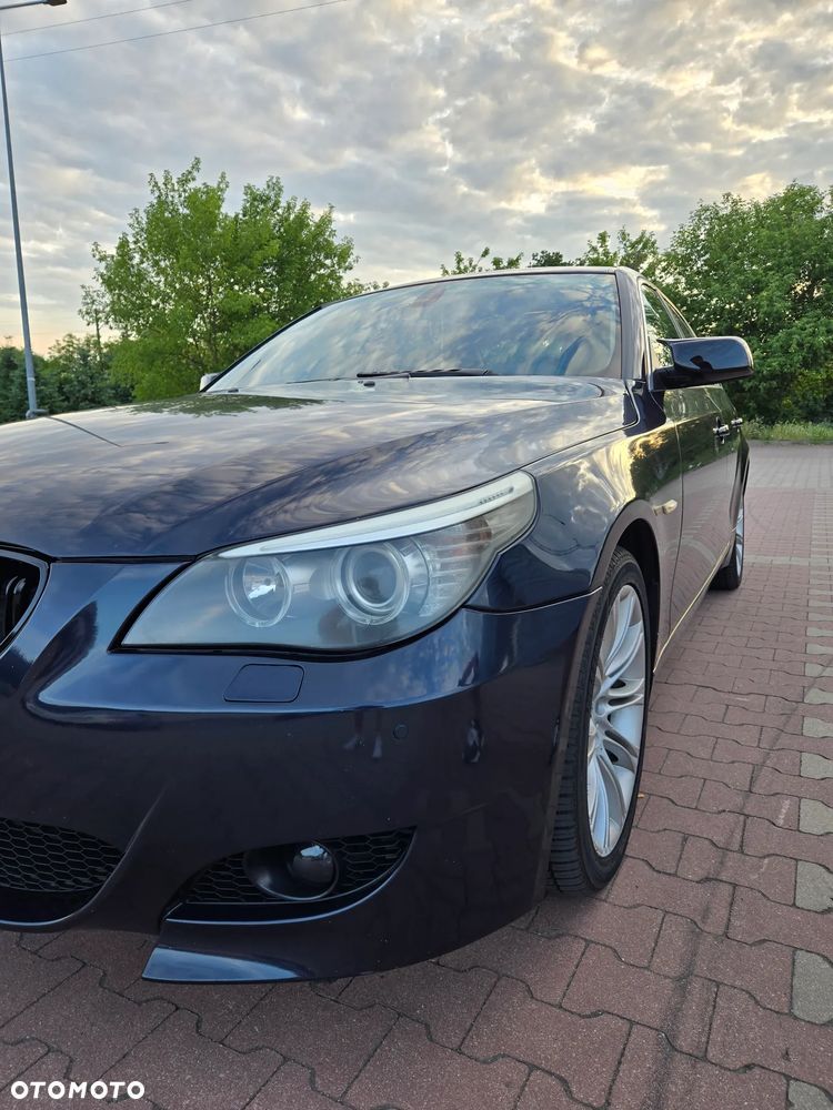 BMW Seria 5 525d - 23
