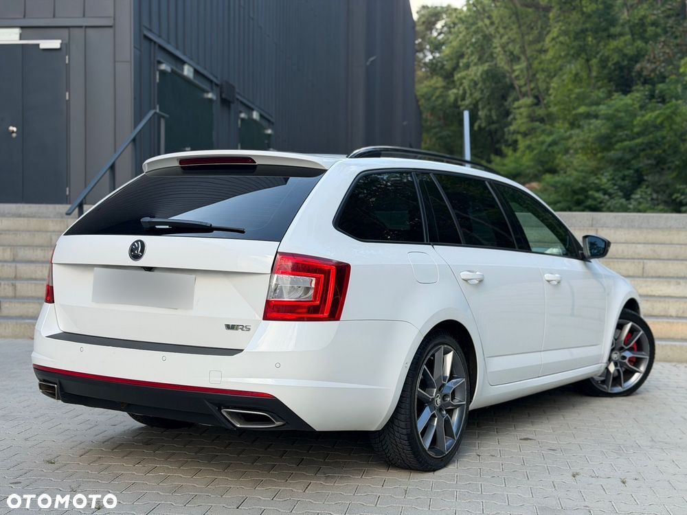 Skoda Octavia 2.0 TDI DSG RS - 12