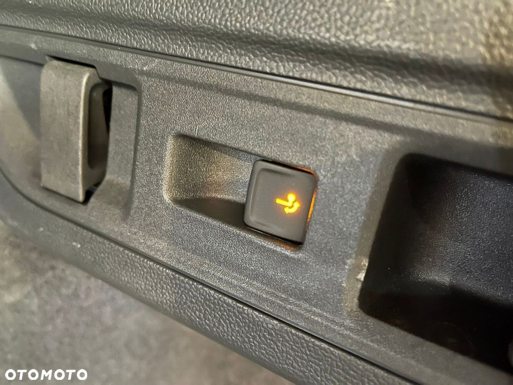 Skoda Superb 2.0 TDI SCR L&K DSG - 37