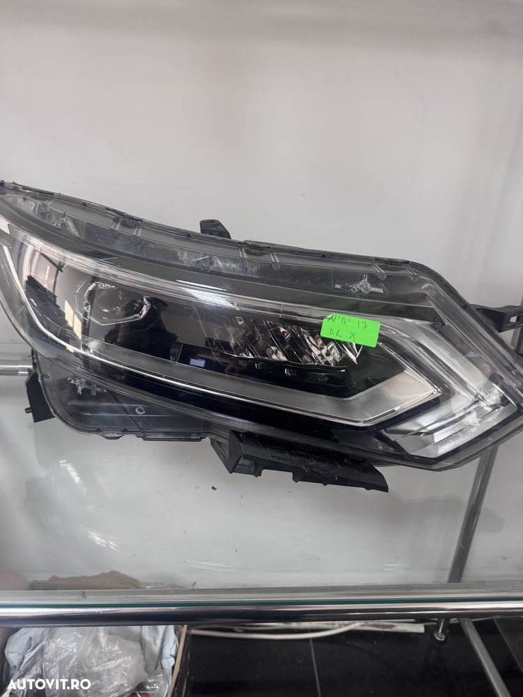 Far dreapta nissan qasqhai 2018 full led - 1