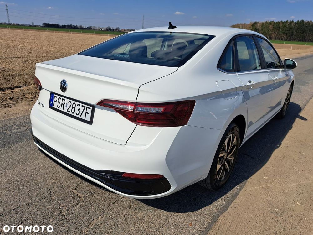 Volkswagen Jetta - 11