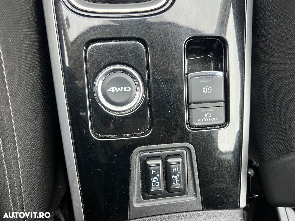 Mitsubishi Outlander - 18