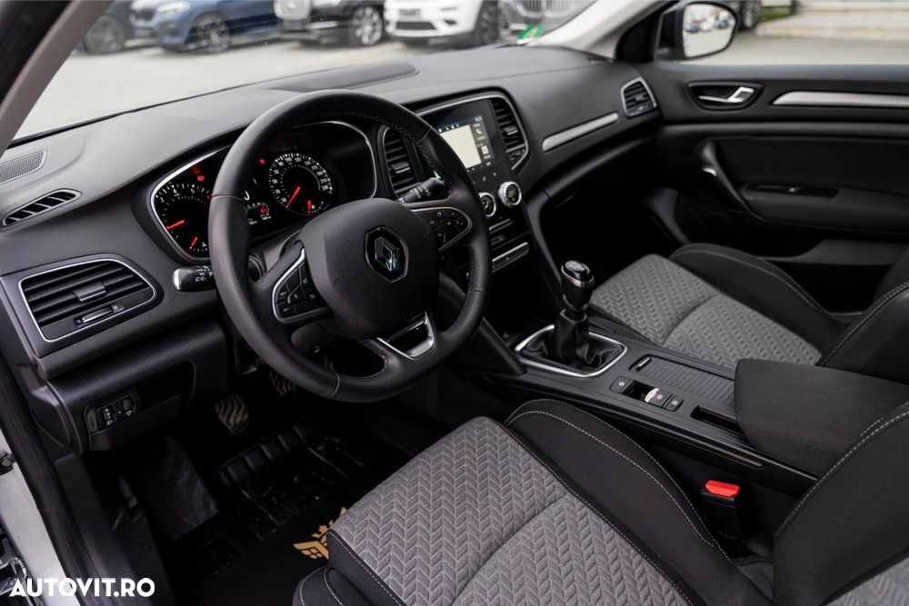 Renault Megane ENERGY TCe 140 EDC LIMITED - 5