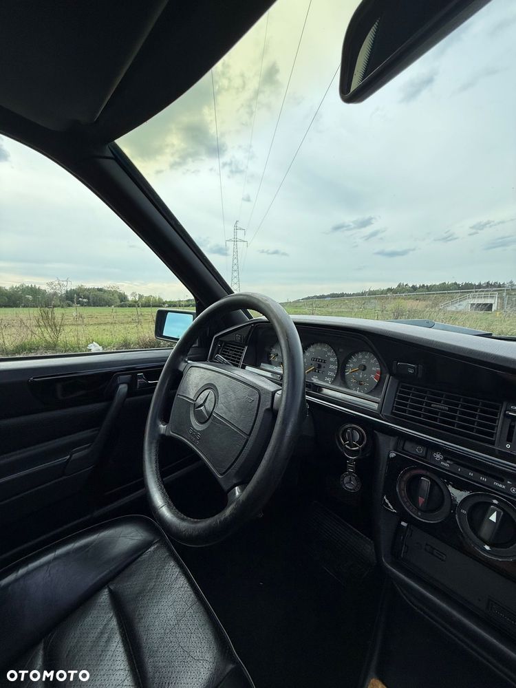 Mercedes-Benz W201 (190) - 29