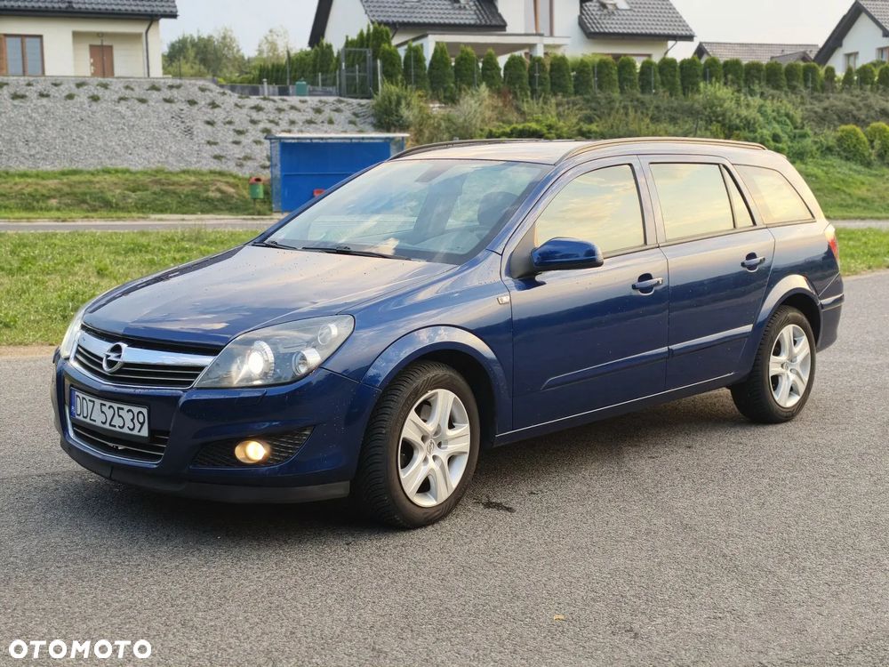 Opel Astra 1.9 CDTI DPF Cosmo - 2