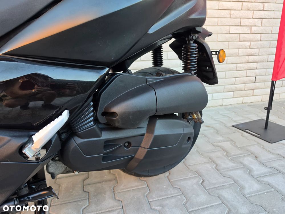 Yamaha X-max - 17