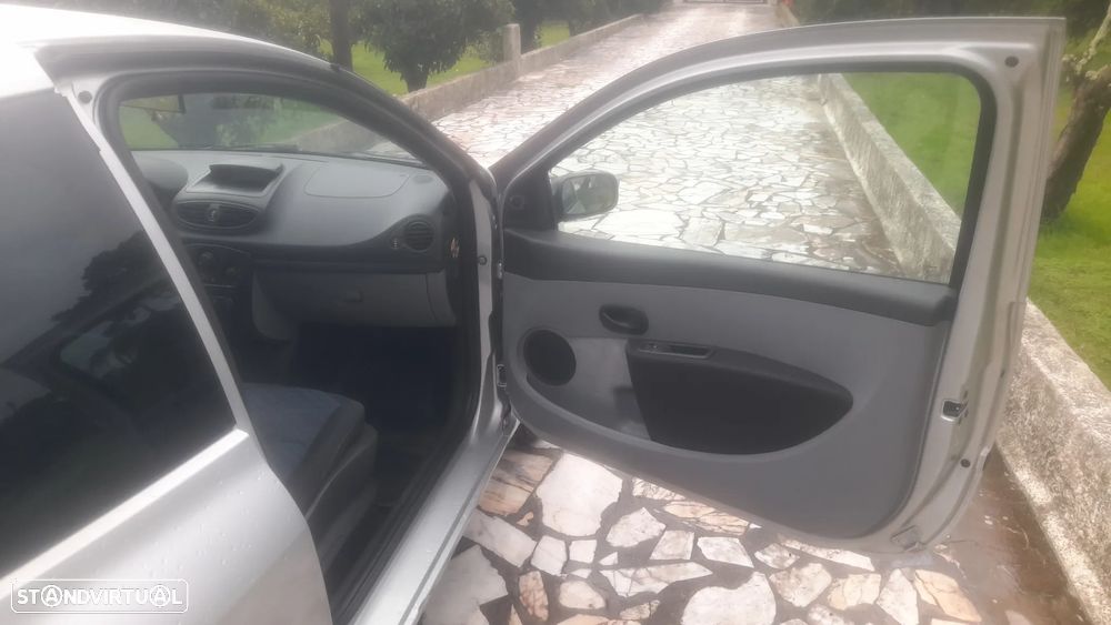 Renault CLIO 1.5 DCI - 26