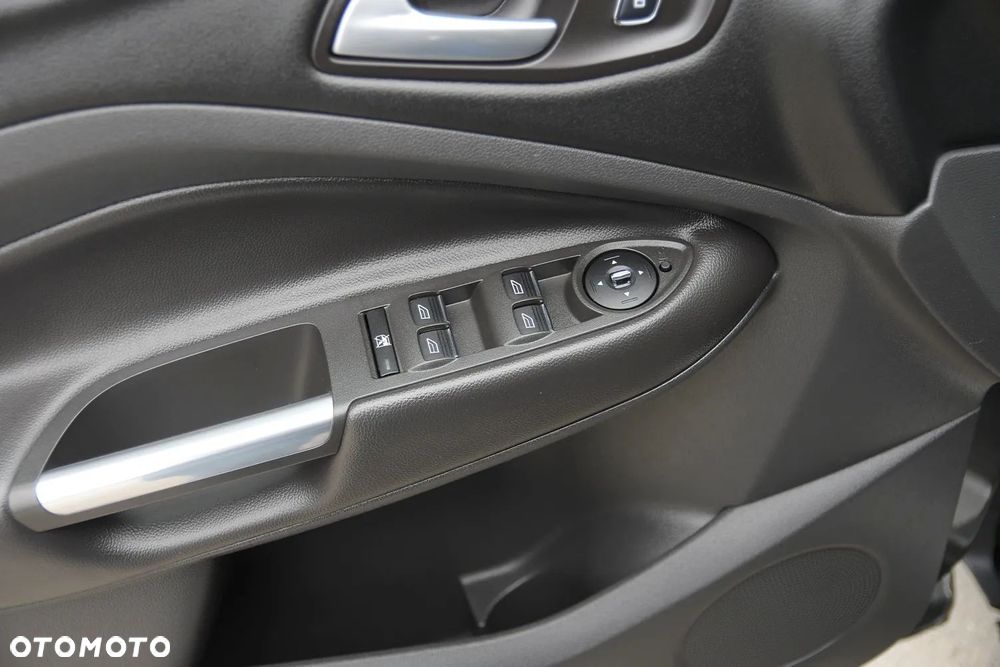 Ford Kuga 2.0 TDCi 4x4 Titanium - 29