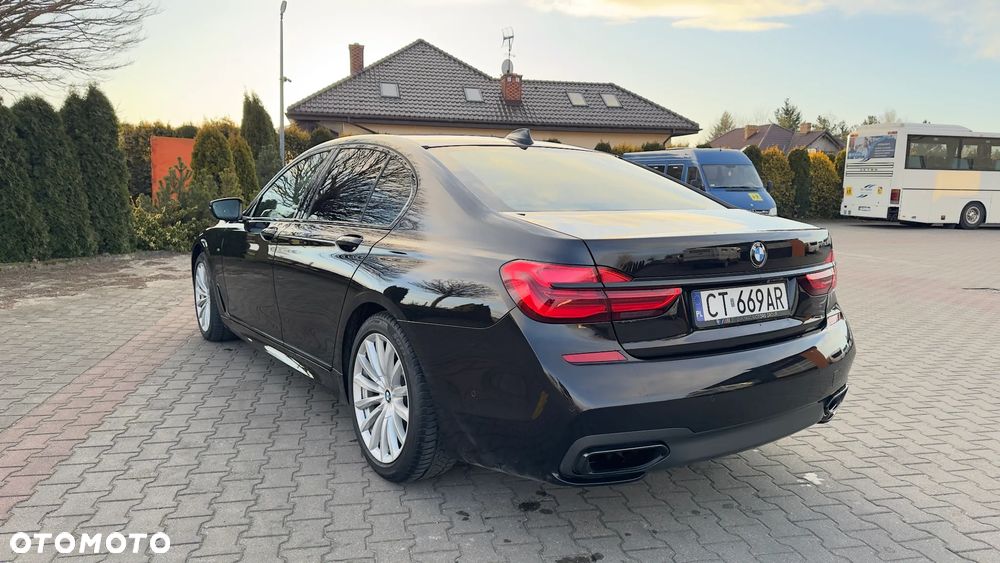 BMW Seria 7 750i xDrive - 8