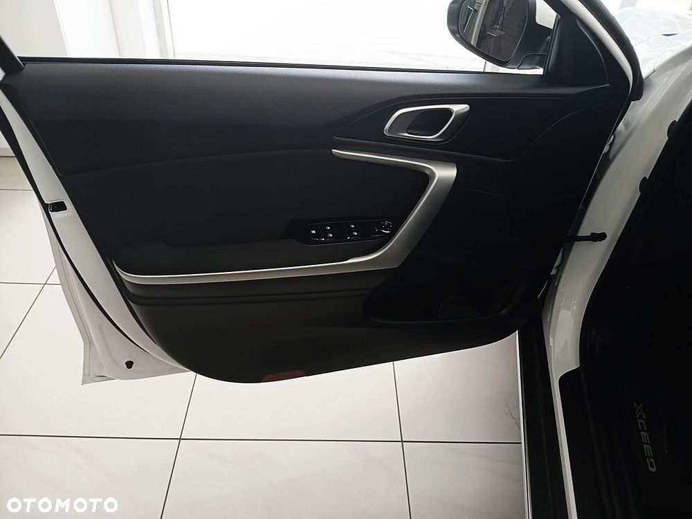 Kia XCeed 1.5 T-GDI M DCT - 11