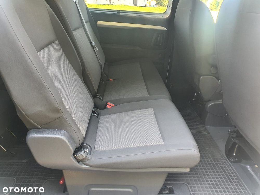 Peugeot Traveller L2 2.0 Allure - 17