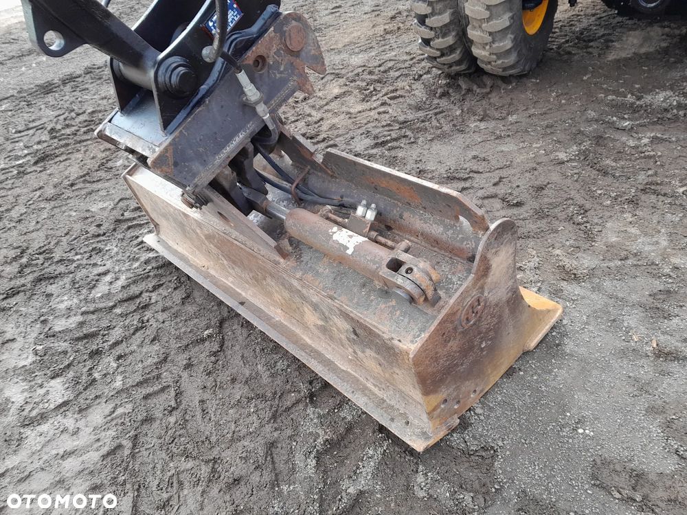 JCB HYDRADIG 110W - 27