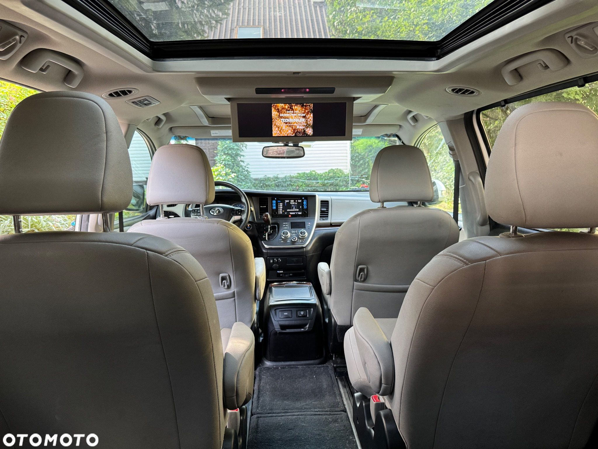 Toyota Sienna - 11