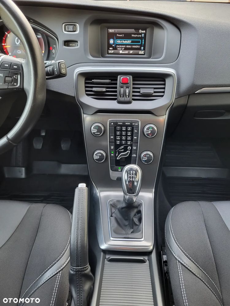 Volvo V40 D4 Momentum - 14