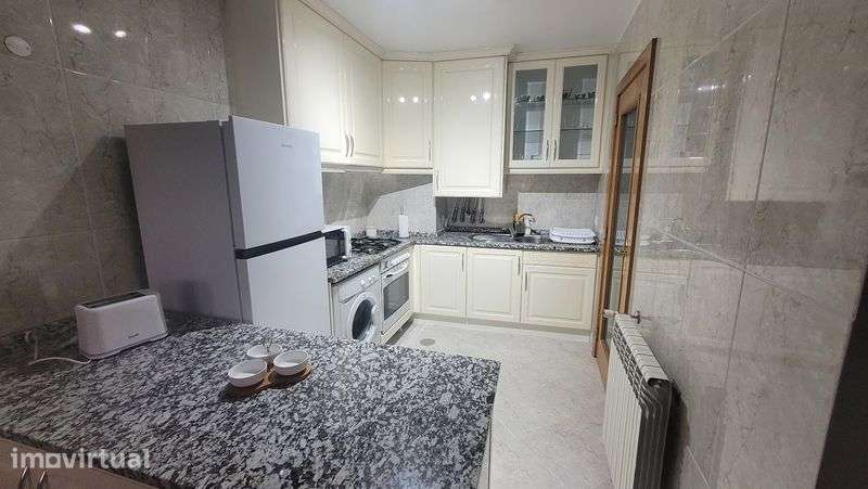 Apartamento T1 junto ao Hospital S. João - Grande imagem: 2/7