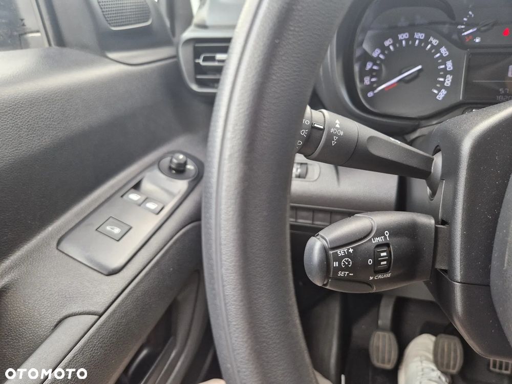 Toyota ProAce Kombi 1.5 D-4D Medium 2,6t - 23