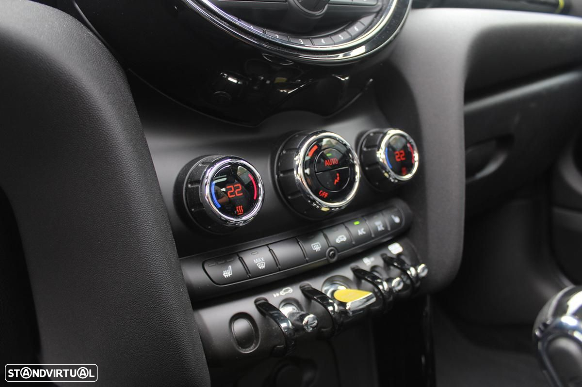 MINI 3 Portas Cooper SE Essential - 35