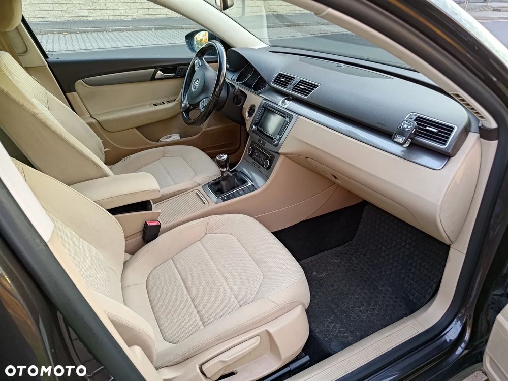 Volkswagen Passat 1.6 TDI Comfortline - 7