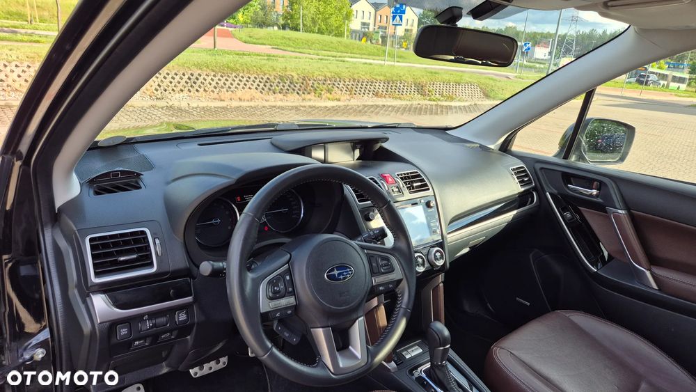 Subaru Forester 2.0 XT Platinum Lineartronic - 14