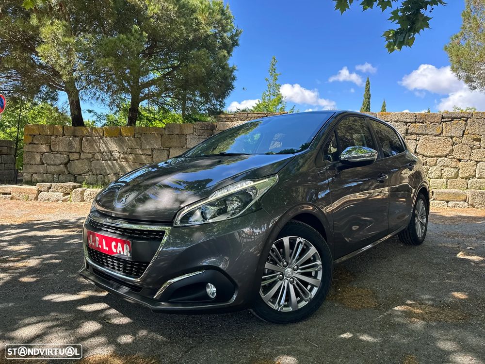 Peugeot 208 1.2 PureTech Signature - 2