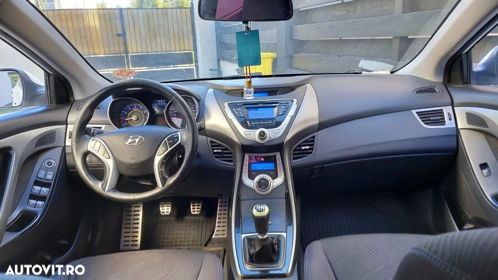 Hyundai Elantra 1.6 MPi Comfort - 5