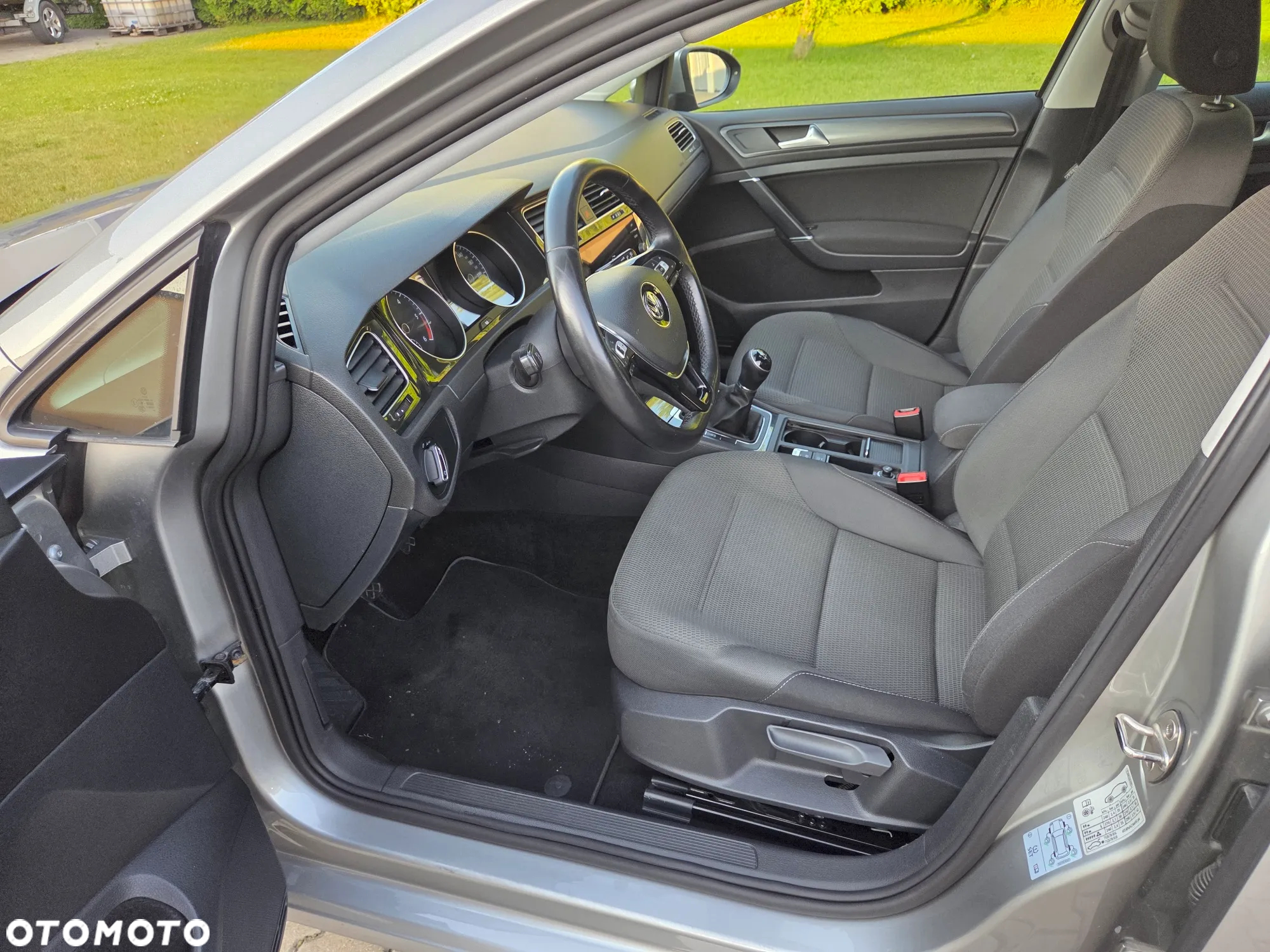 Volkswagen Golf VII 1.6 TDI BMT Comfortline - 8