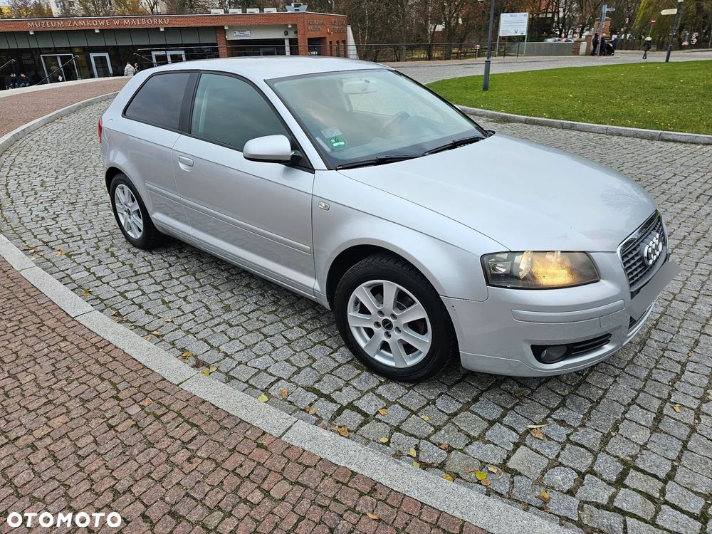 Audi A3 3-drzwiowe 1.6 Attraction - 9