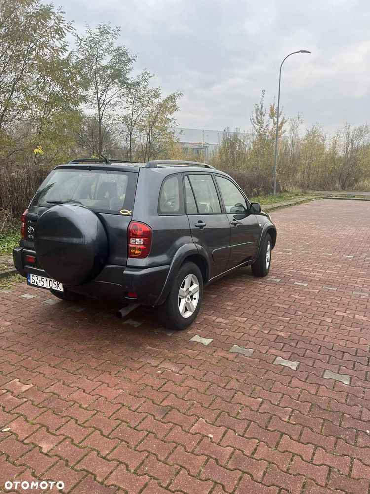 Toyota RAV4 2.0 D-4D 4x4 - 4