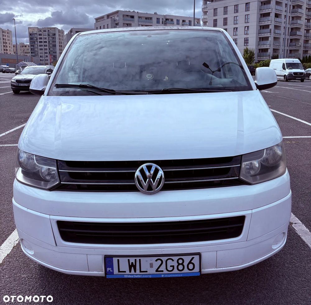 Volkswagen Caravelle - 1
