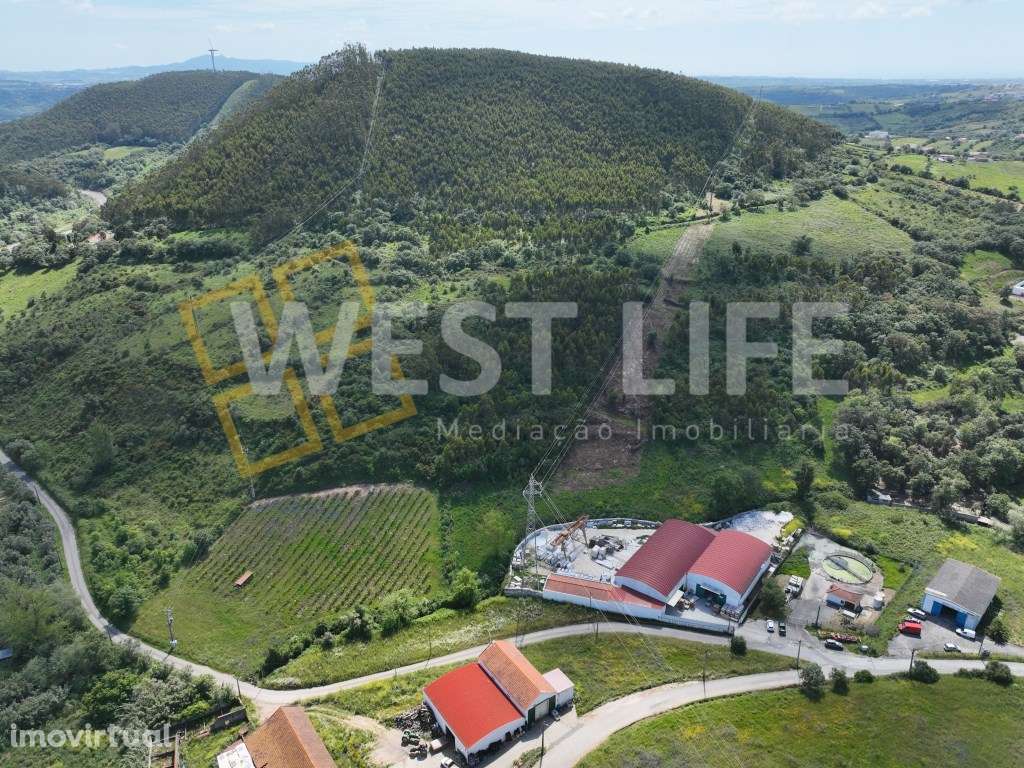 Terreno Rústico com 10937m2 - EXCLUSIVO WL - Ótima exposição solar ... - Grande imagem: 2/15