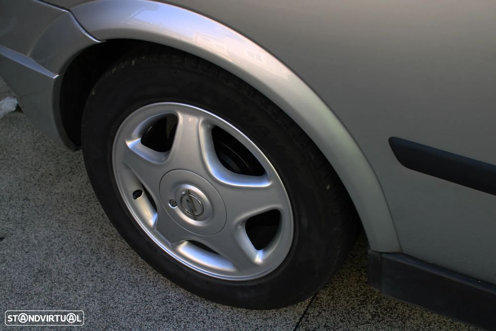 Opel Astra 1.6i Sport - 43