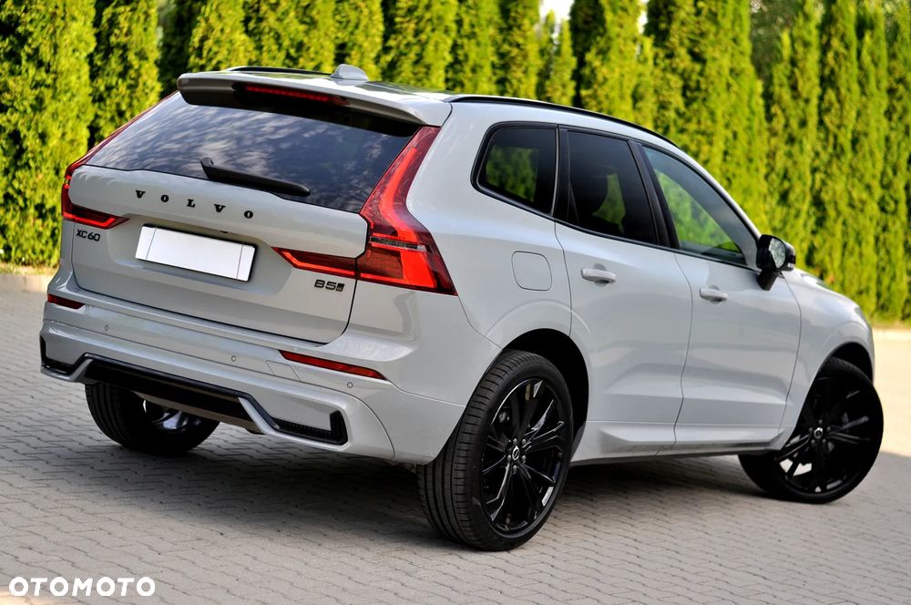 Volvo XC 60 B5 B AWD Plus Dark - 10