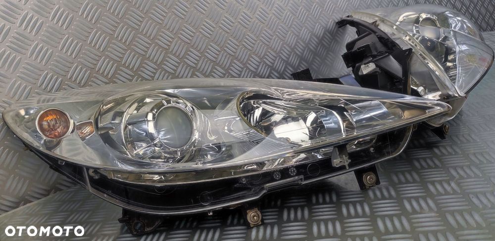 reflektor lampa prawa prawy lewa lewy przód przednia PEUGEOT 307 LIFT HB SW - 2
