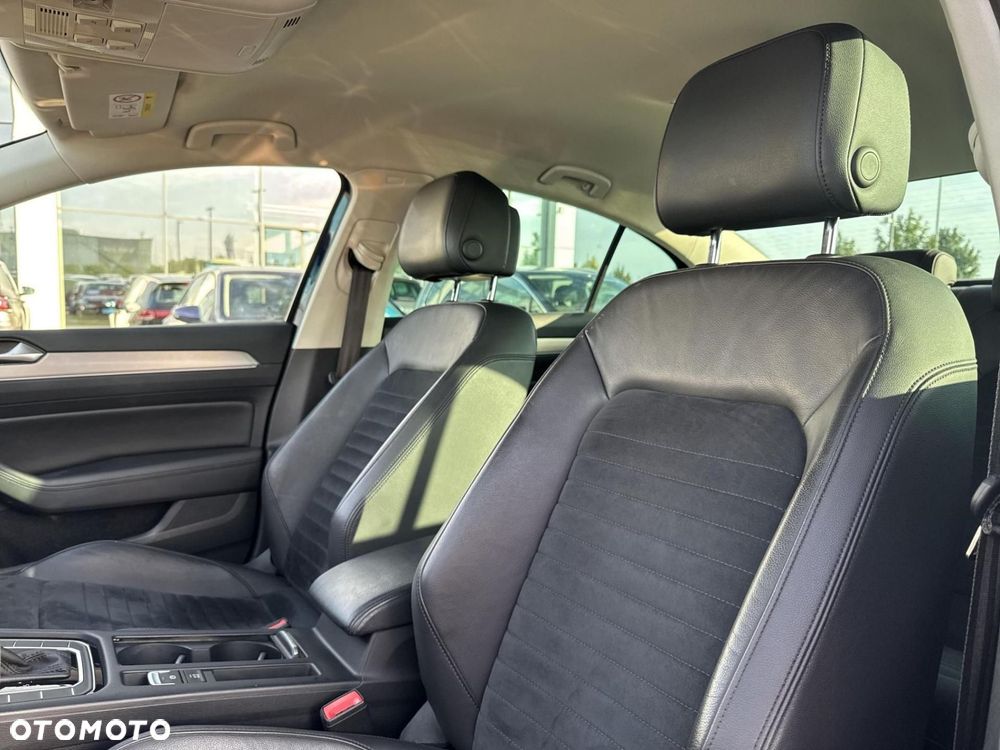 Volkswagen Passat - 10