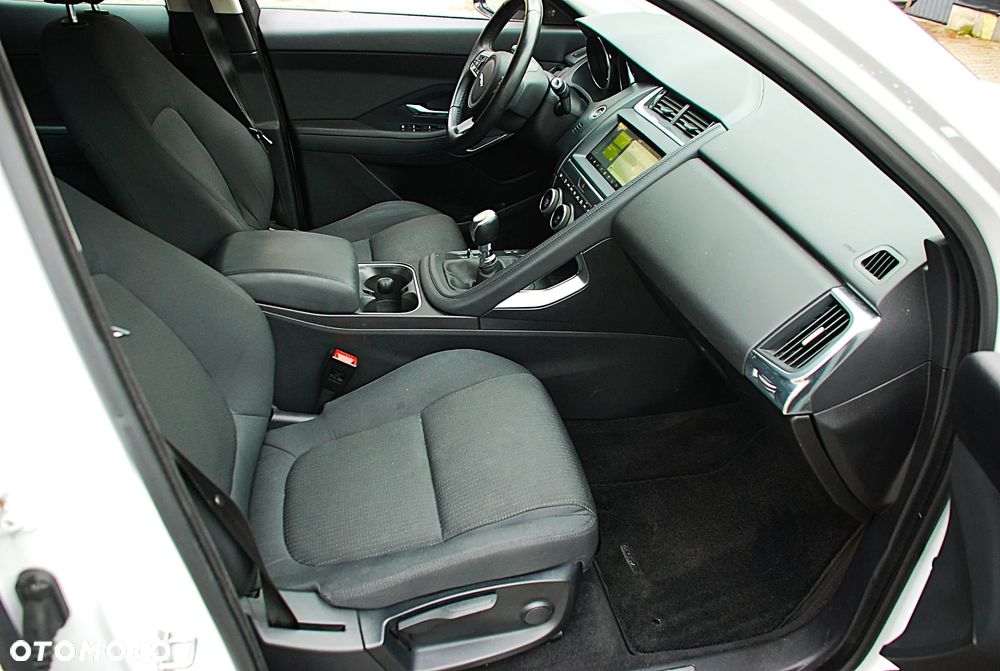 Jaguar E-Pace 2.0 i4D FWD R-Dynamic S - 11