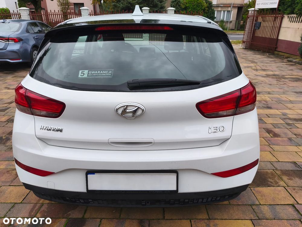 Hyundai i30 1.5 DPI Classic + - 6