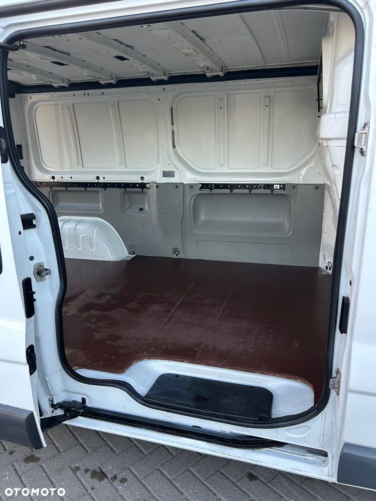 Renault Trafic - 16