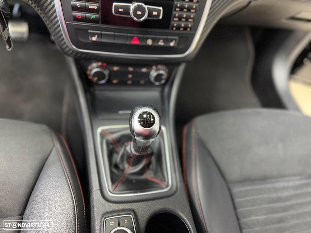 Mercedes-Benz A 180 Dynamic Edition - 32