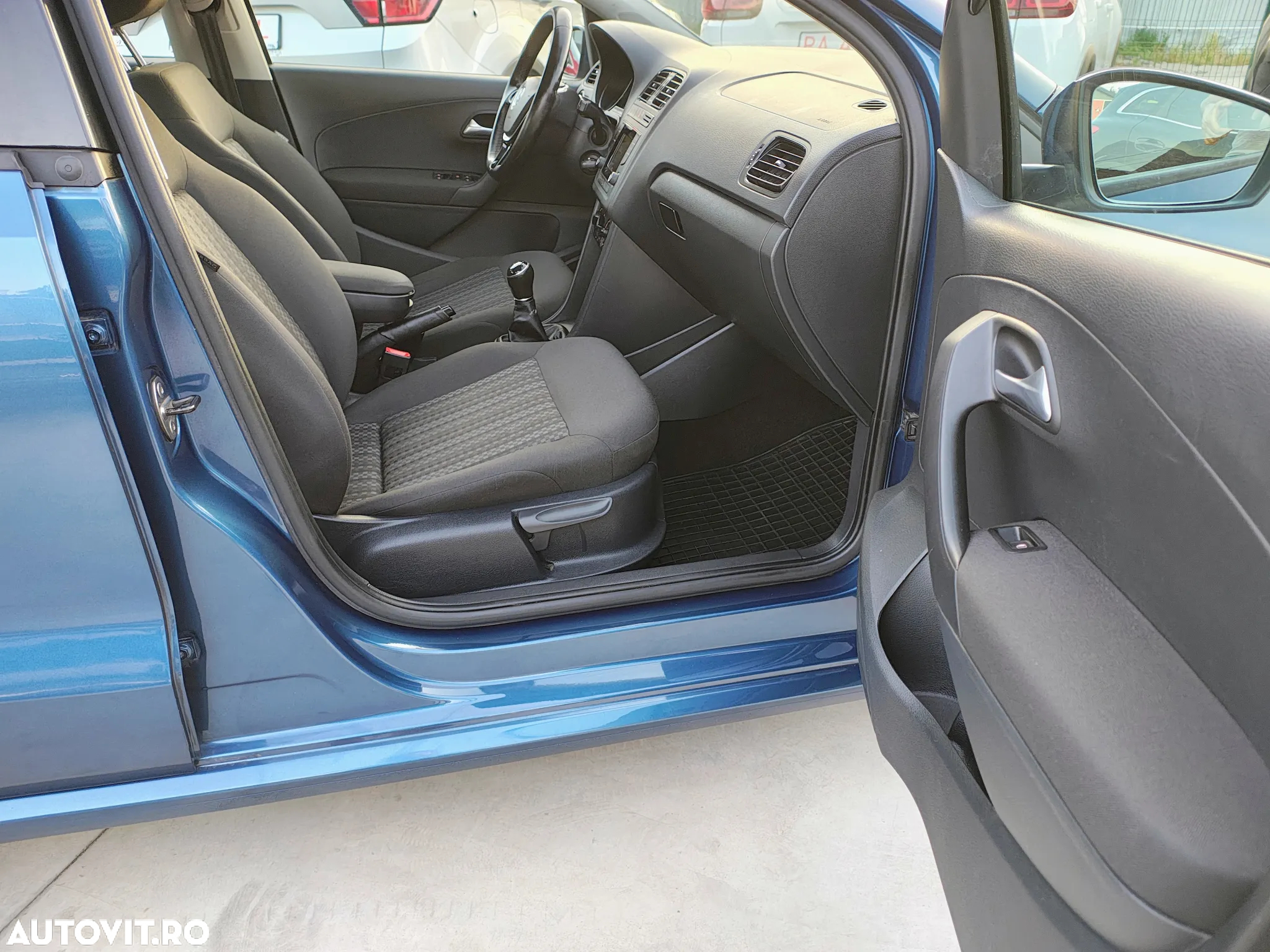 Volkswagen Polo 1.4 TDI (Blue Motion Technology) Comfortline - 15