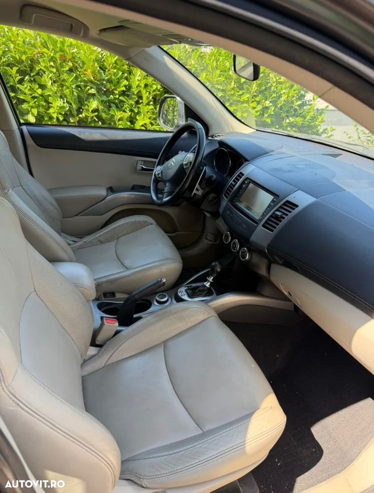 Citroën C-Crosser 2.2 HDI Exclusive - 5